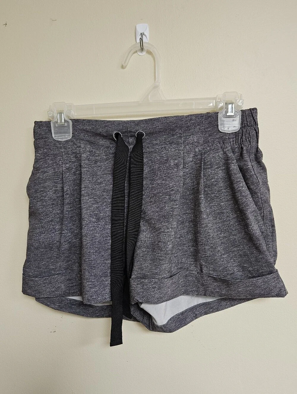 Lululemon Spring Break Away Short II Heathered Texture Printed Grey Deep Coal 6